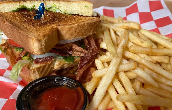 Frank & Tony's Place — Bar & Grill in Willoughby